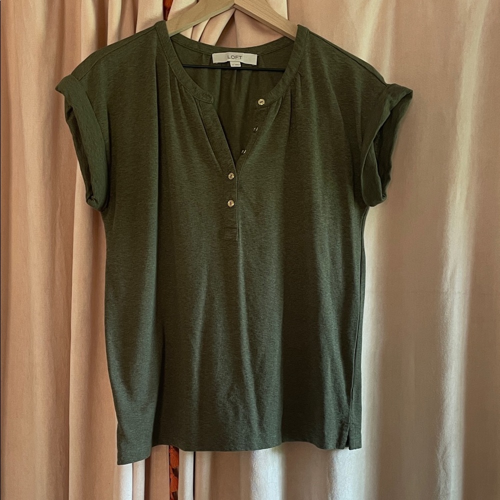 LOFT Women's Olive Green Short Sleeve Blouse